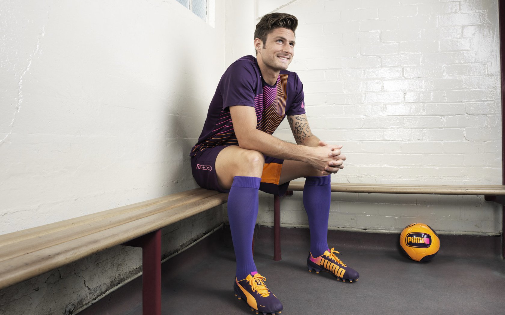 开云注册网址-比赛中球队在绝境中挣扎，终于获得胜利，这场足球赛的胜败取决于队员们的齐心协力